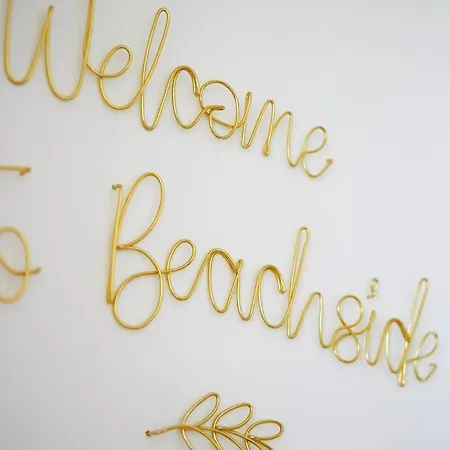 Delightful Beachfront - 2 Bedrooms Sleeps 4 - Parking & Stunning Views *