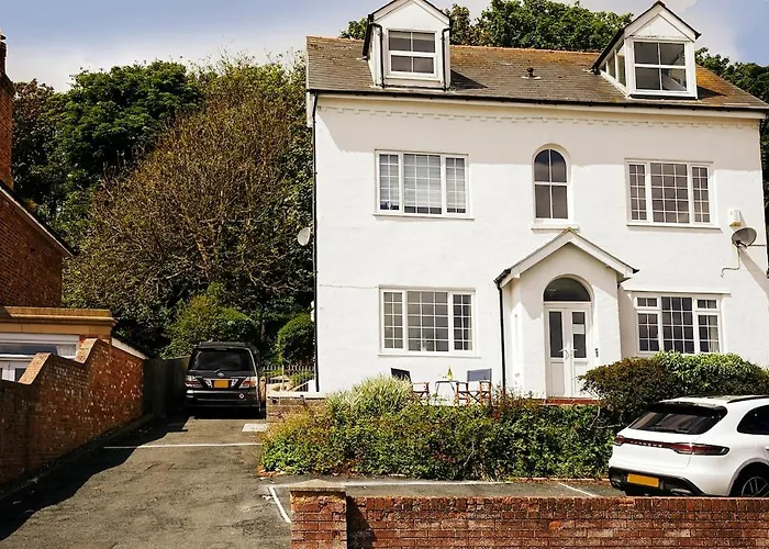 Appartement Delightful Beachfront - 2 Bedrooms Sleeps 4 - Parking & Stunning Views *