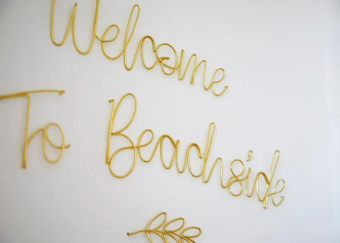 Delightful Beachfront - 2 Bedrooms Sleeps 4 - Parking & Stunning Views *