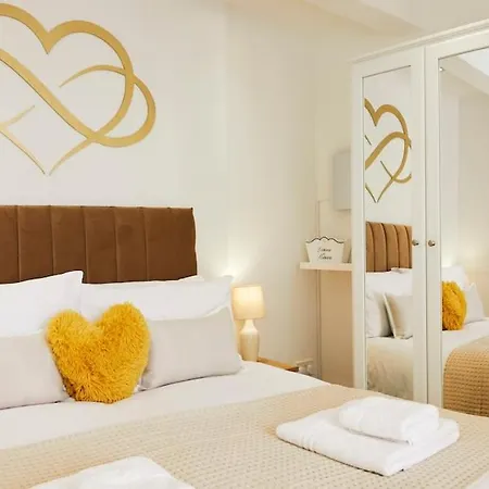 New! Modern, Luxury Beachfront Apartment-2 Bedrooms Sleeps 4 * Filey